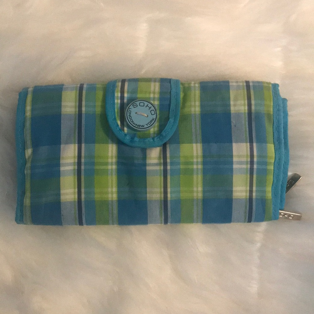 Makeup to go bag